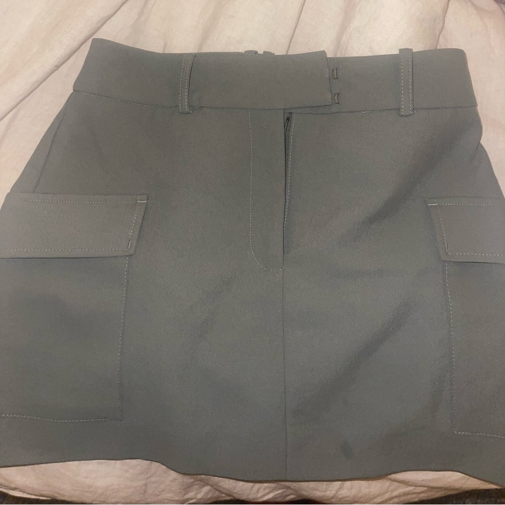 Ariel Cargo Mini Skirt Agave
Green - Picture 1 of 2